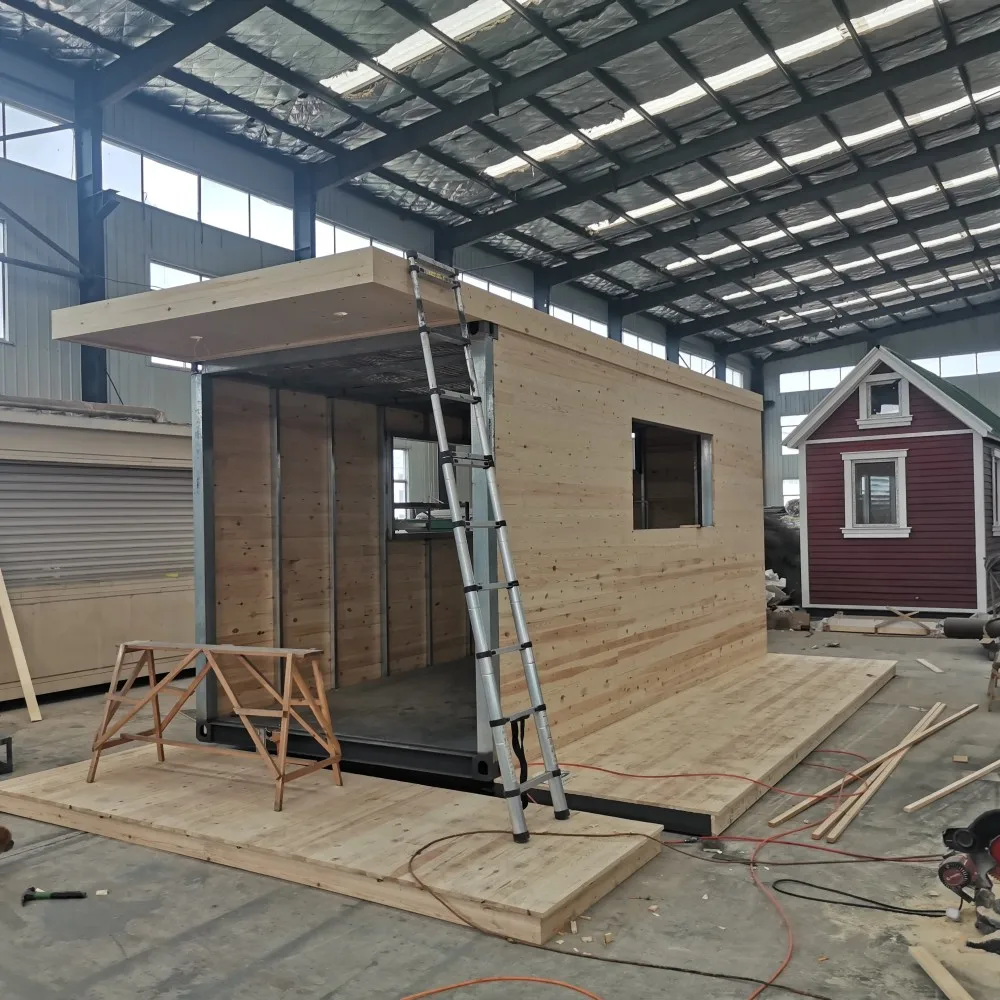 China adopts mobile modular villa portable metal prefabricated terrace mini Holiday bedroom kitchen bathroom container cabin