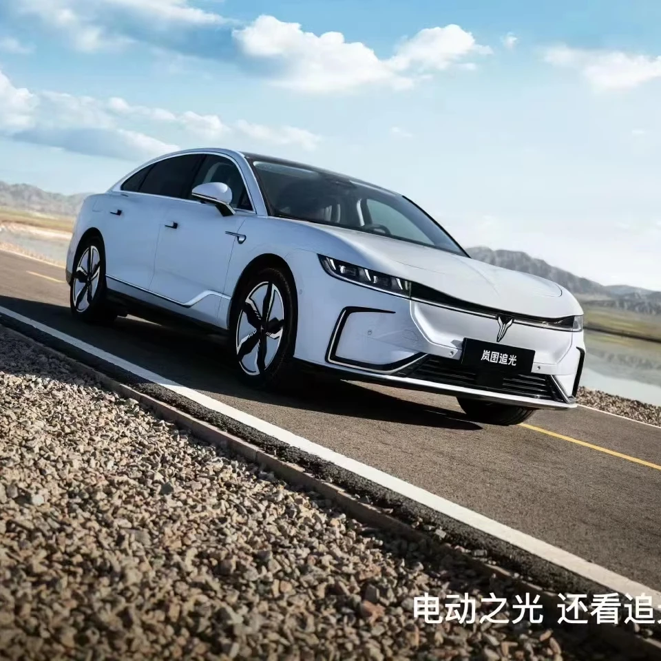 Voyah Chasing Light Lantu Zhuiguang Pure Electric Sedan 5 Seater Left Hand Drive 4 Wheel Drive Luxury EV Car