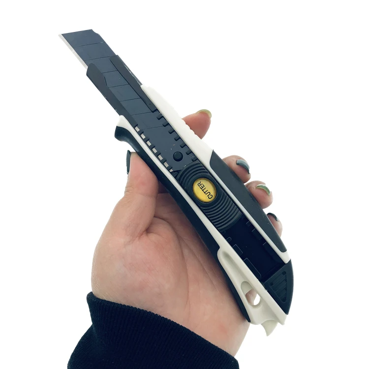 High quality TPR handle outdoor office use 18MM Utility Knife  paper Cutter Black Blade 115mm