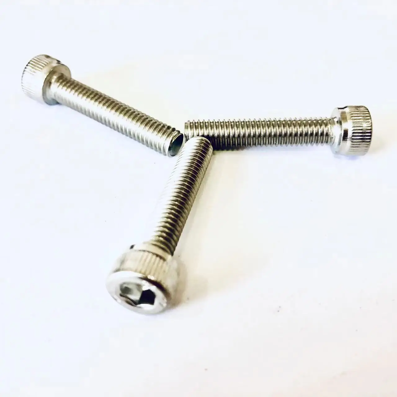 m10*25 High hardness and strength SS304 ZINC Nickel useful chemicals plain or silvery full thread Socket head Allen head bolt