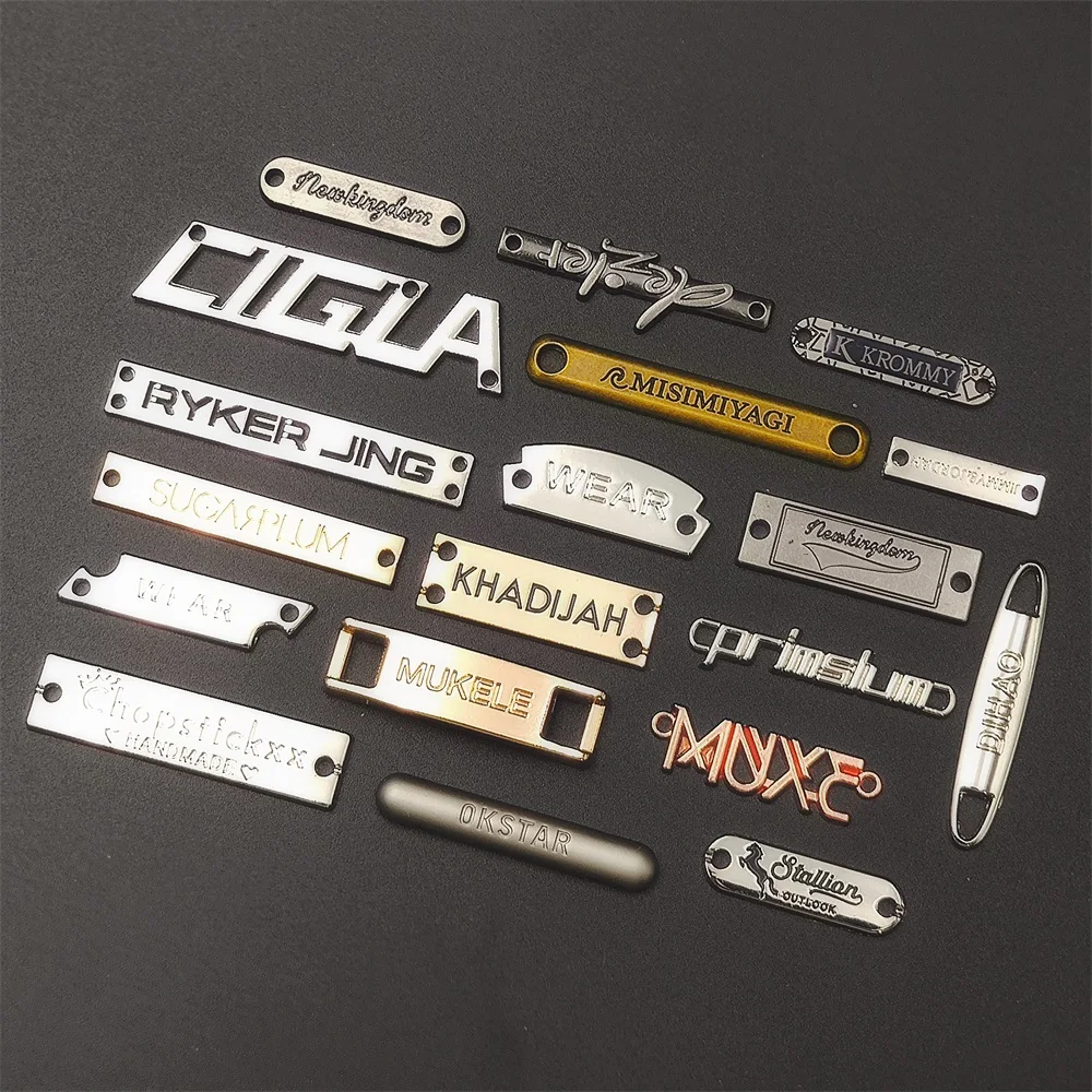 Булавки для сумки с именной табличкой фирменные этикетки одежды абайя металлические бирки тисненый пользовательский металлический логотип сумок рубашки