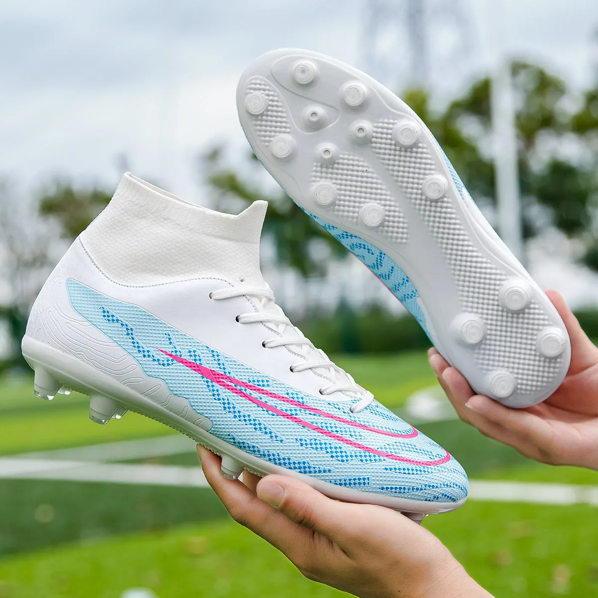 Popular Design Breather Cleats Professional soccer shoes boots used in stock