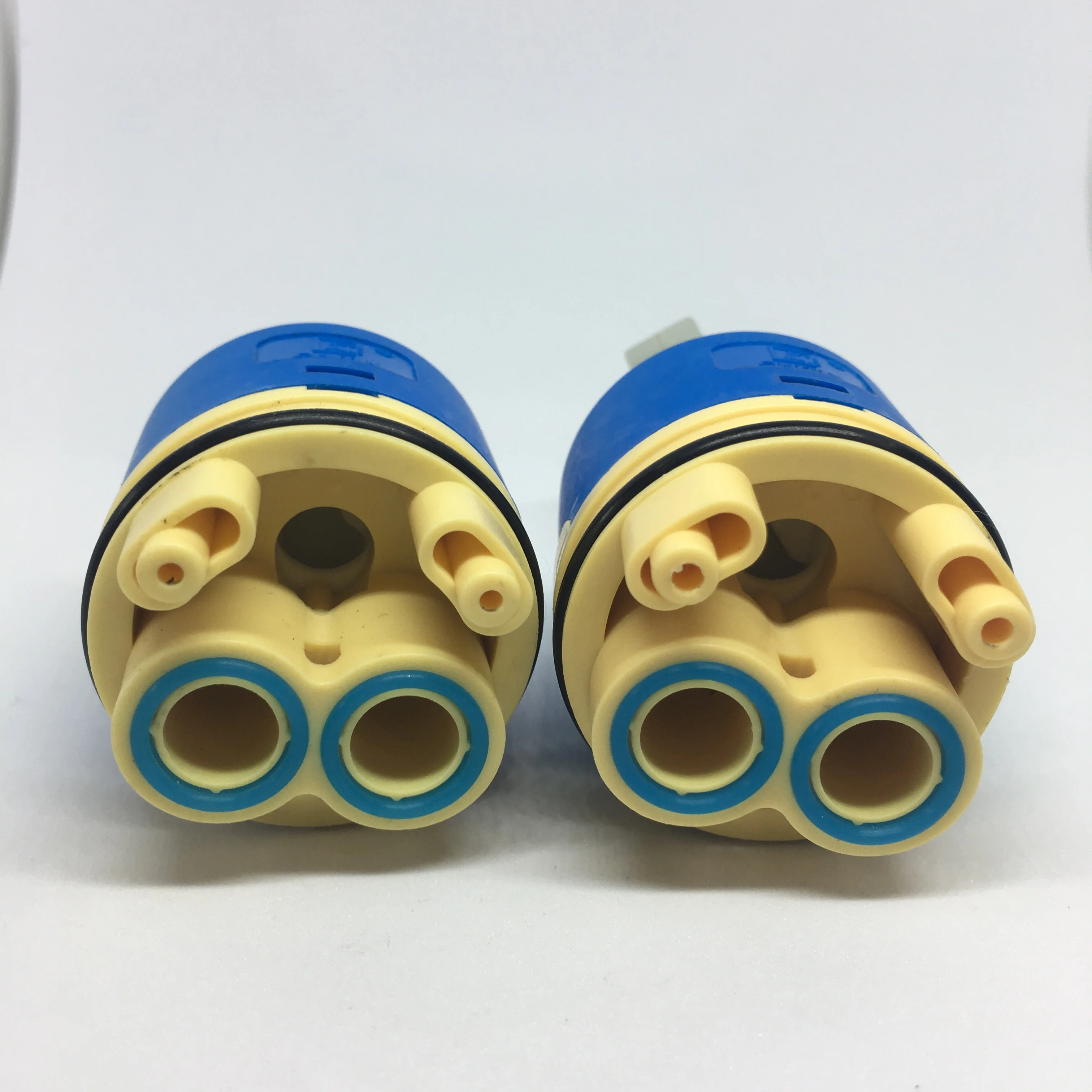 35mm 3-Steps Water-Saving Ceramic Tap Cartridge with Distributor of Faucet Cartridge