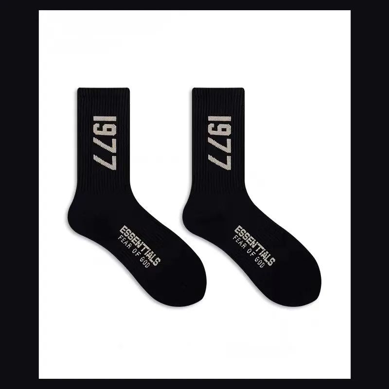 Four Seasons Style 2024 Most Fashionable Socks Number 1977 Mid-calf Ventilated Sports Casual Socks