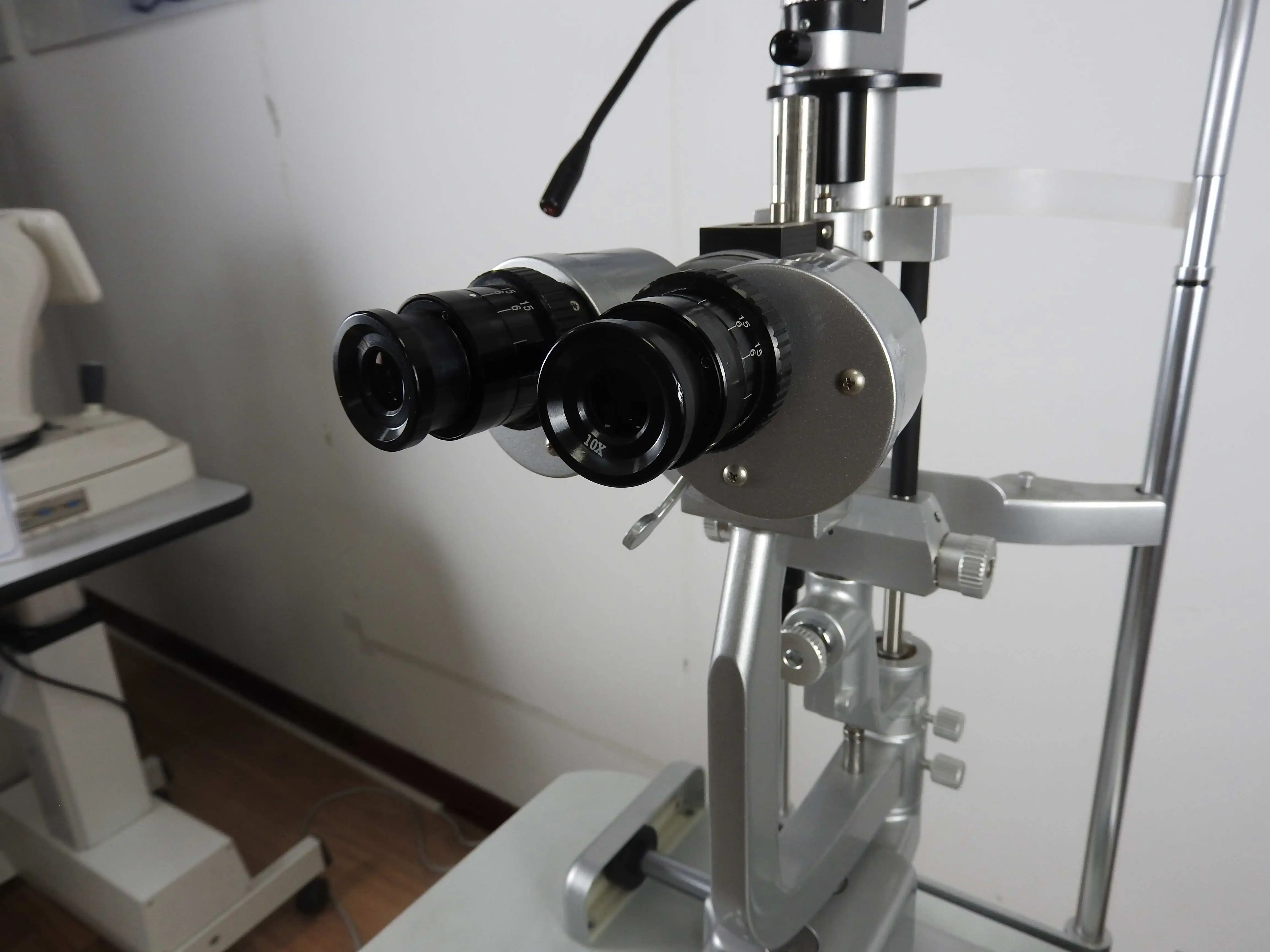 0~10mm Adjustable 12v/50w Halogen Bulb Ophthalmic Equipment Two Steps Slit Lamp With Tonometer