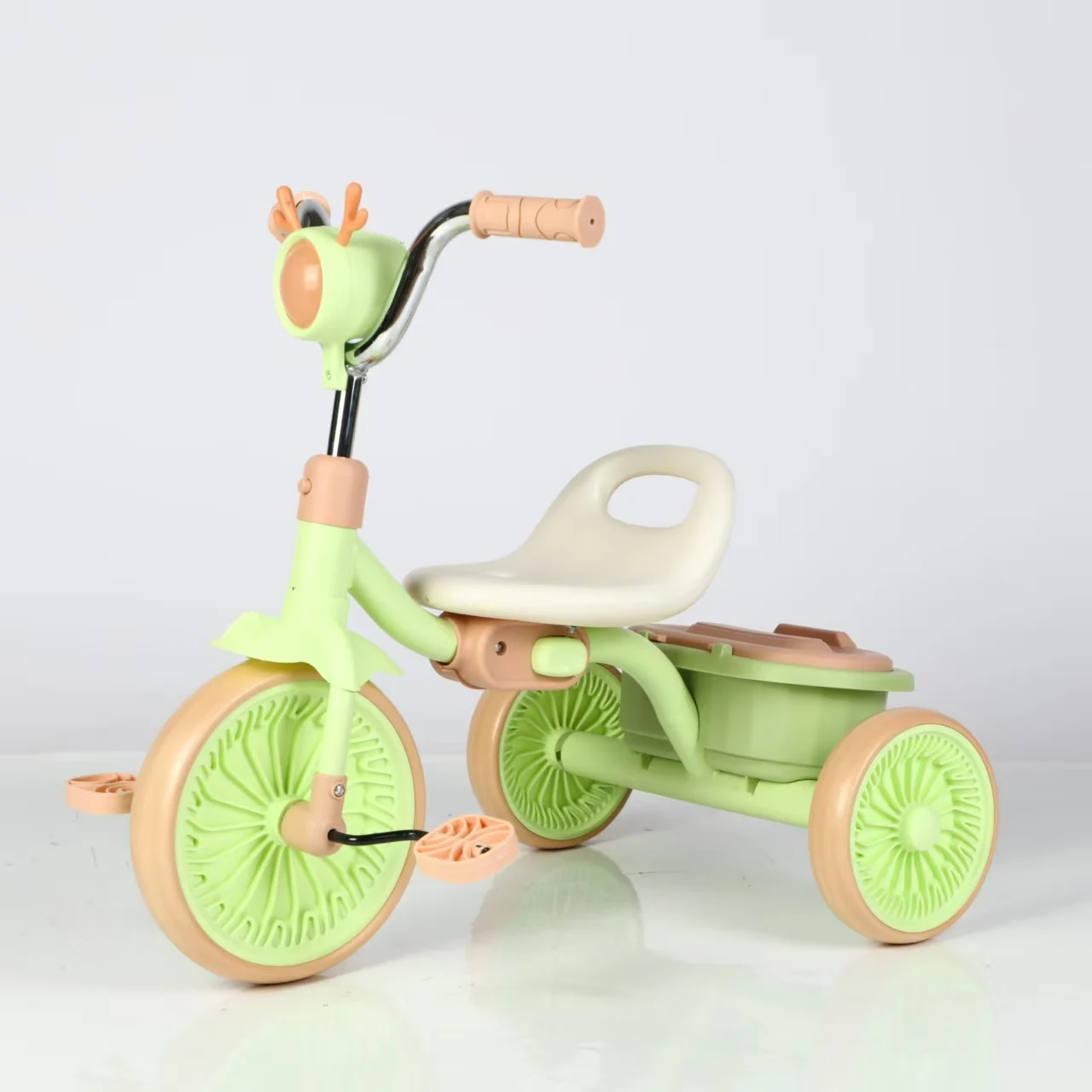 Cheap and hot selling plastic tricycle kids bike music and light tricycle for kids2-10 years old baby kids tricycle