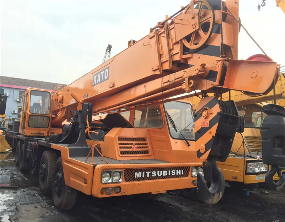 25ton 30ton Japanese mobile crane , Kato NK300E truck crane for sale