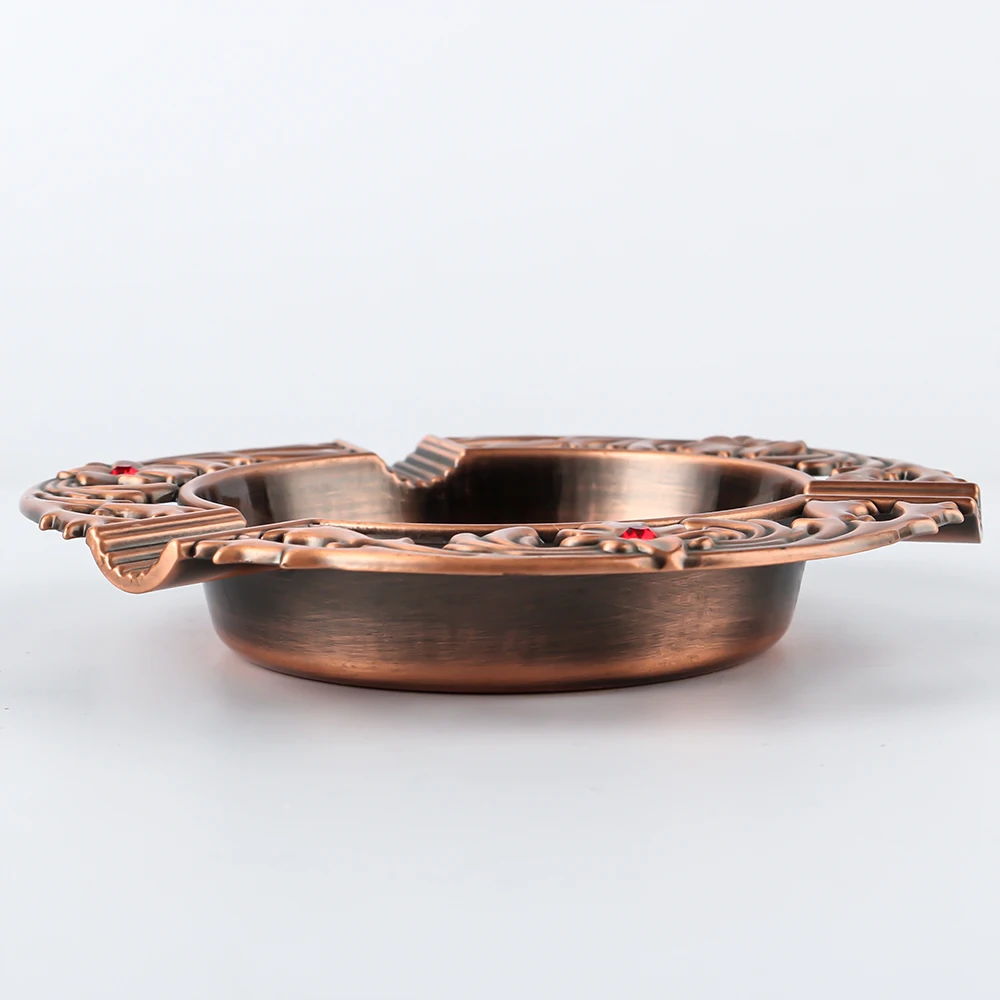 Custom Logo Design Creative Luxury Vintage Copper Standing Ashtray 3D Metal Hollow Out Crystal Cigar Ashtray Dubai Souvenir