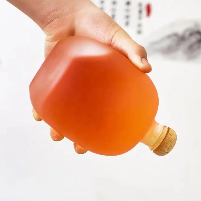 250ml 500ml Clear Liquor Gin Rum Storage Bottle Juice Whiskey Glass Bottle Round Frosted Vodka Gin Spirit Glass Bottle With Cork