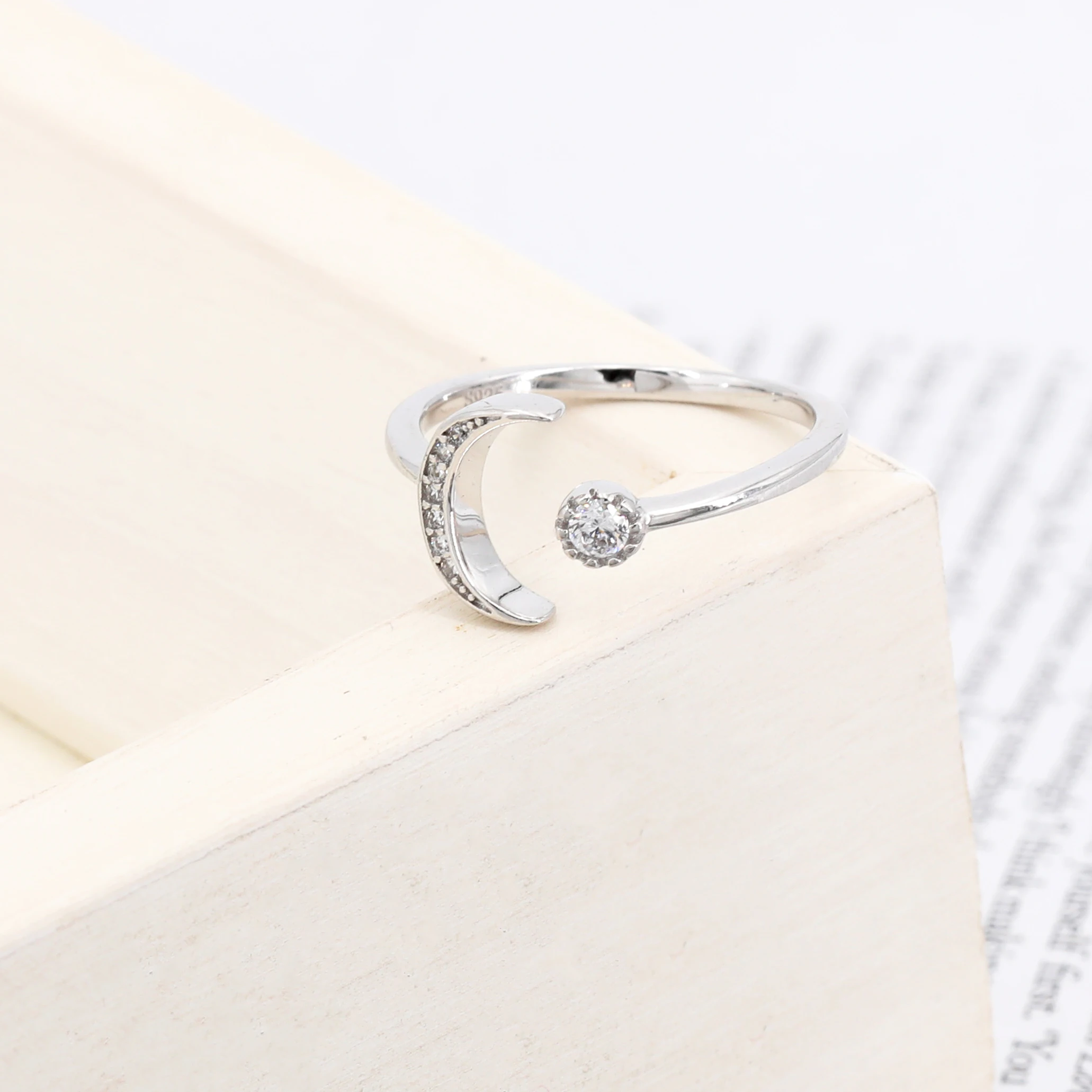 Wholesale Sterling Silver 925 Simple temperament Finger Ring  shiny crystal ring Moon and Sun  Adjustable for woman jewelry