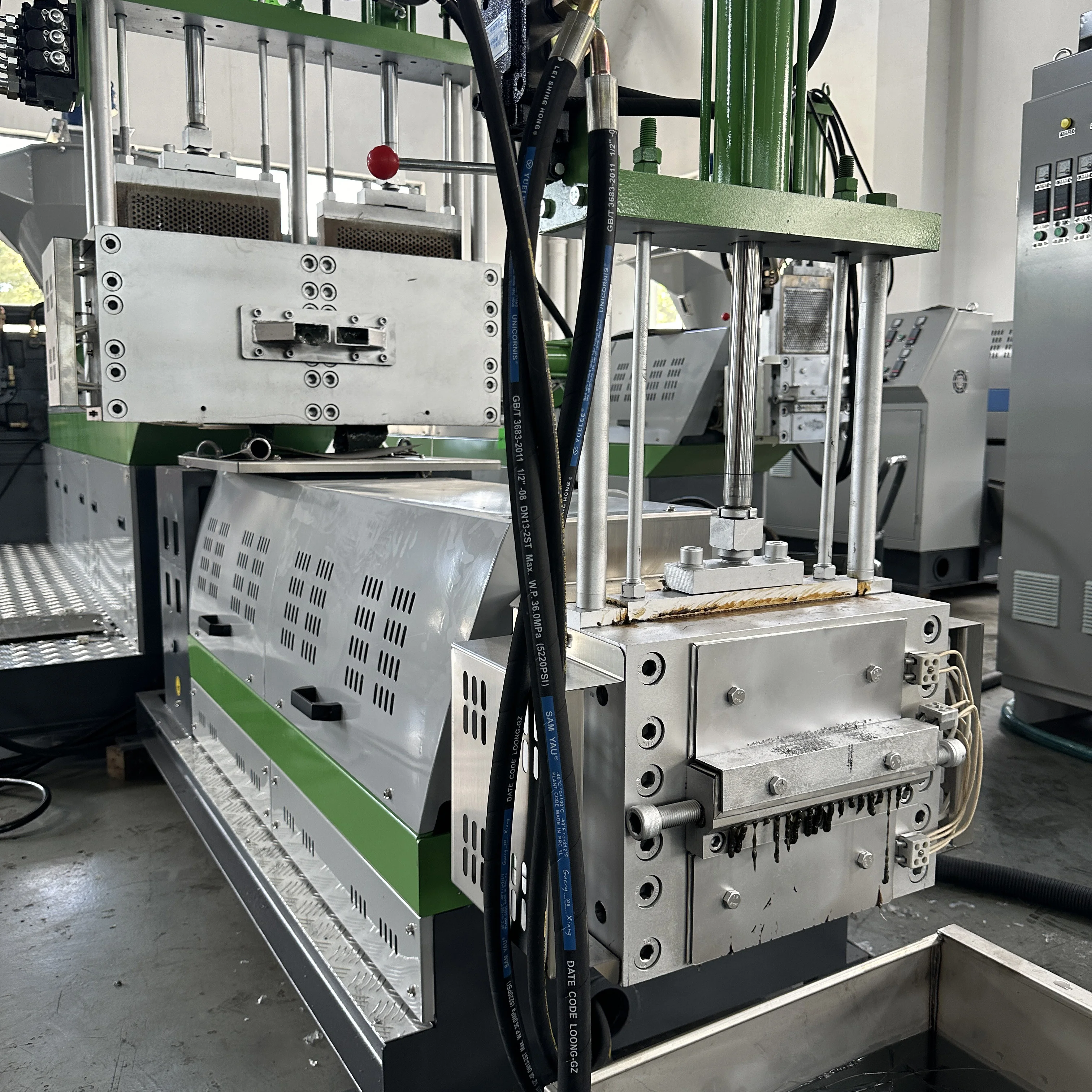 PE PP EVA TPU TPR TPE Pelletizing Machinery Recycled Plastic Granulator Extruder Plastic Raw Material Making Machine