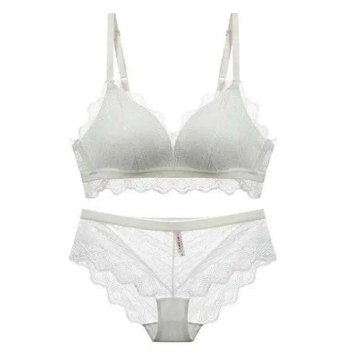 2022 Wholesale new ladies European and American style underwear no trace sleep no steel ring triangle cup sexy lace bra set
