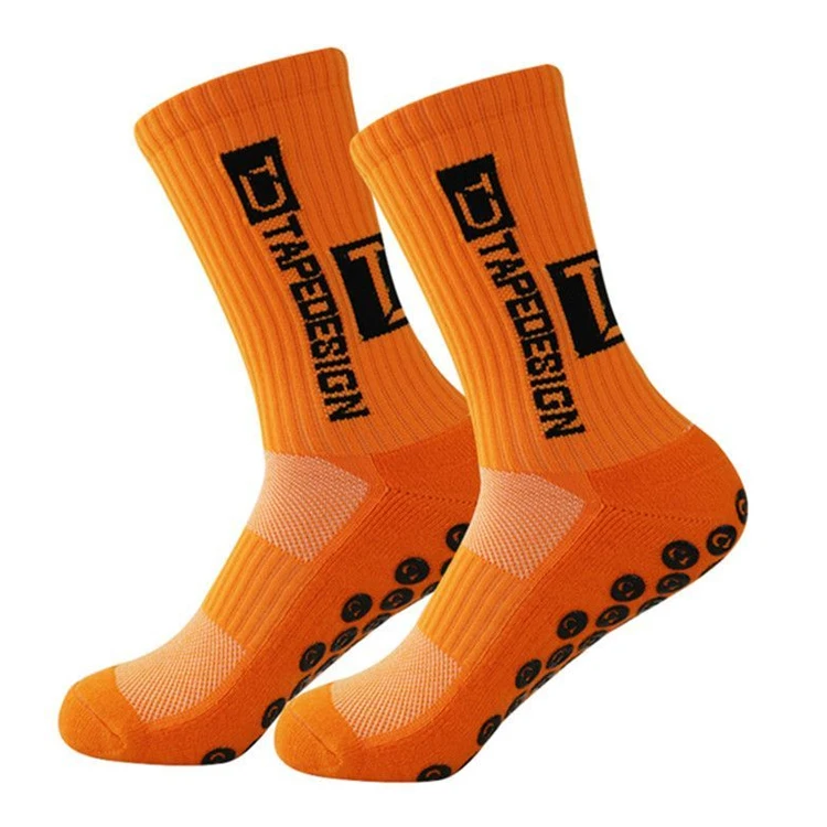 Low MOQ custom soccer grip socks Men sports socks with custom design anti slip grip socks
