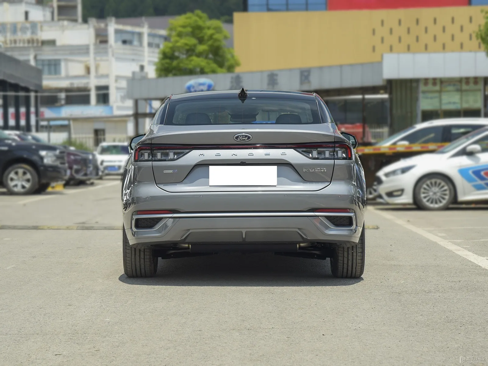 2023 FORD Mondeo Средний автомобиль 4 двери 5 сидений седан 2 0 T/L4/238 лошадиных сил для продажи высокое качество