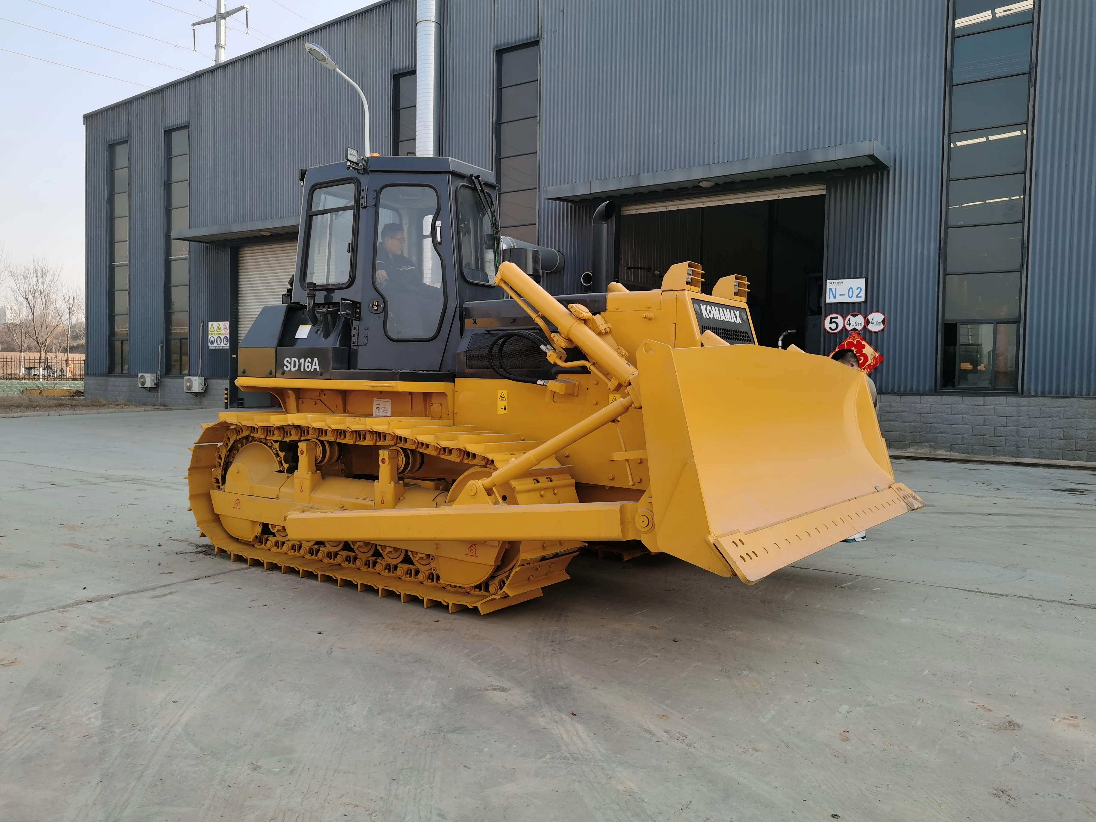 Shantui Pushdozer Sd16M гусеничный Рок бульдозер
