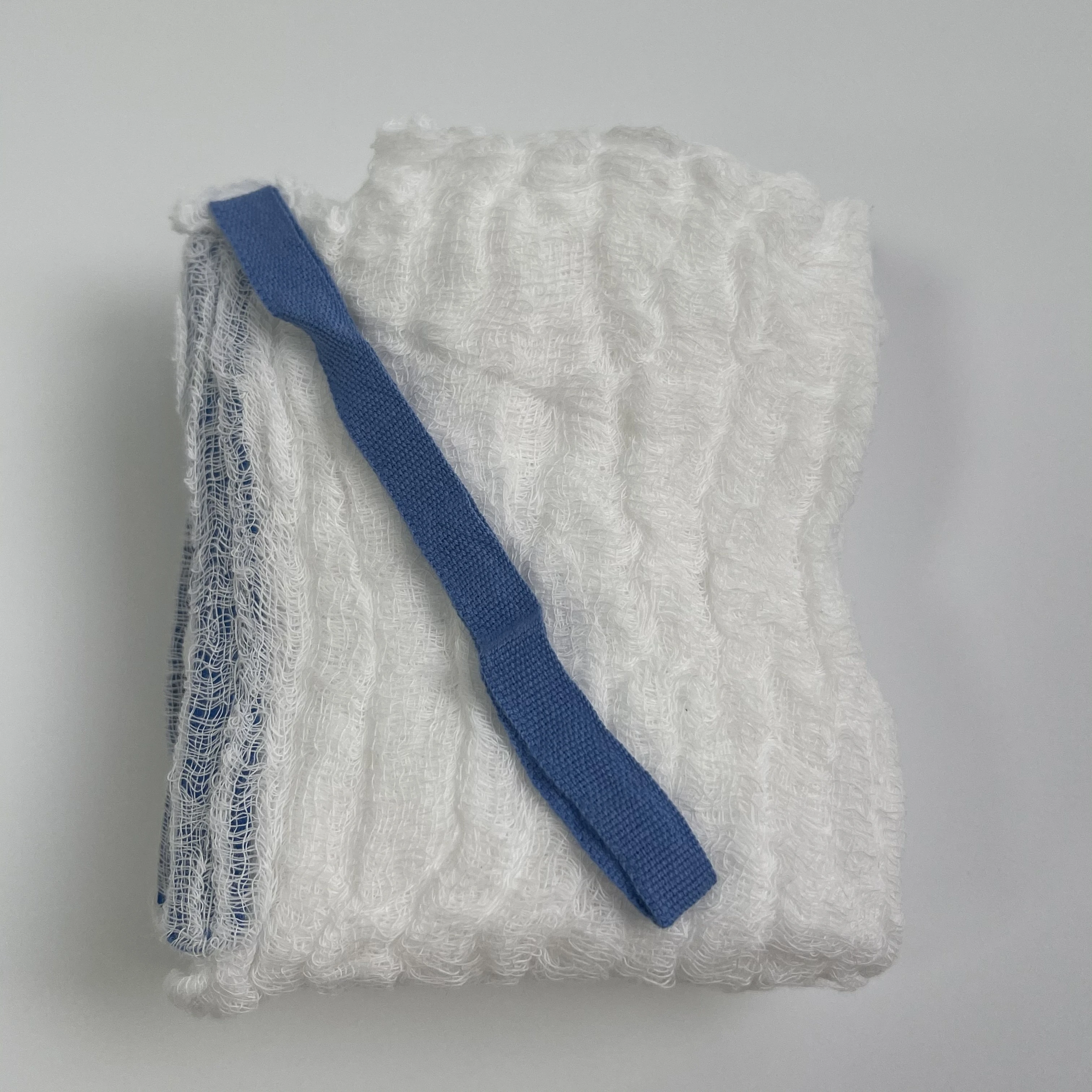 Hot Selling 45*45cm Degreased and Bleached Cotton Sterile Gauze Lap Sponge Prewashed Abdominal Sponge