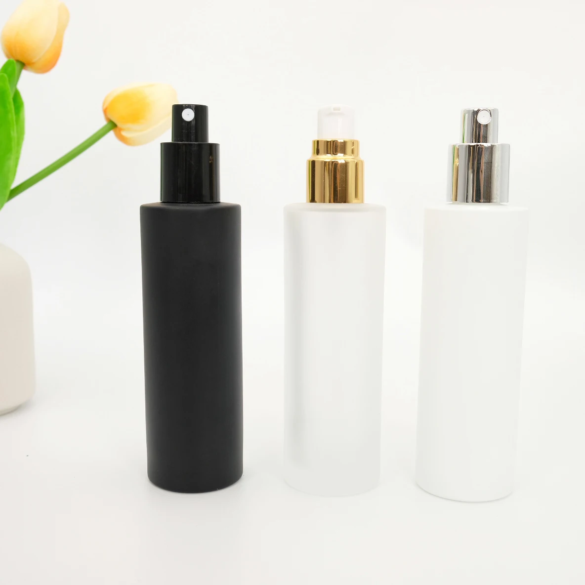 Luxury 100ml 120ml 150ml 200ml Spray Black Frosted Spray Glass Bottle with Gold Silver Aluminum Cap