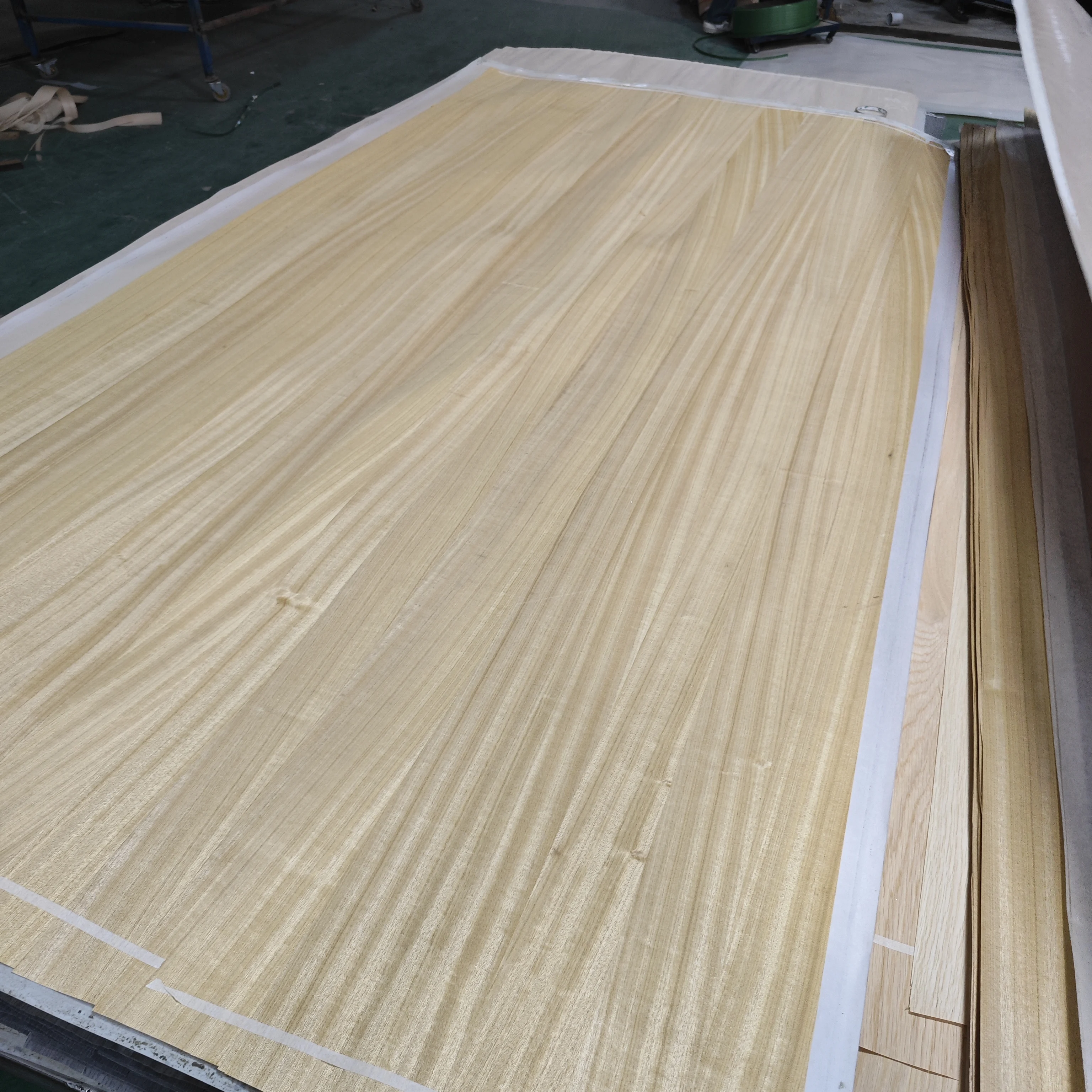 Natural Veneer Teak/Oak/Walnut/Elm Veneered Fancy Plywood