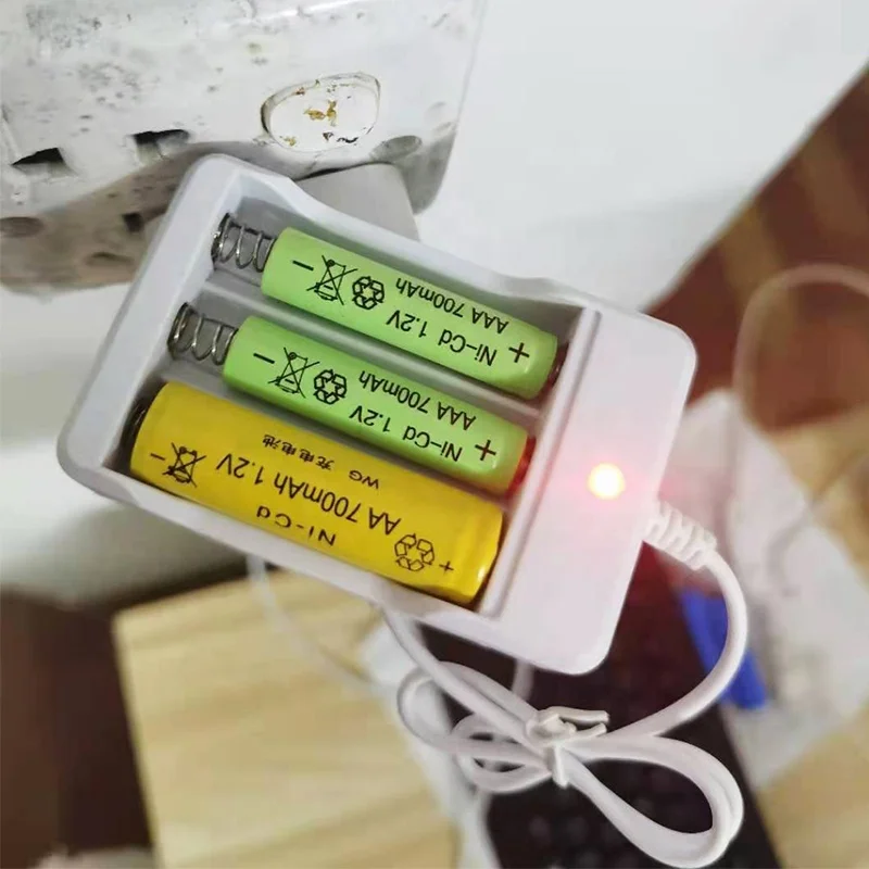 Universal Rechargeable Battery Quick Charge Adapter USB Output Charger for AA/AAA Battery