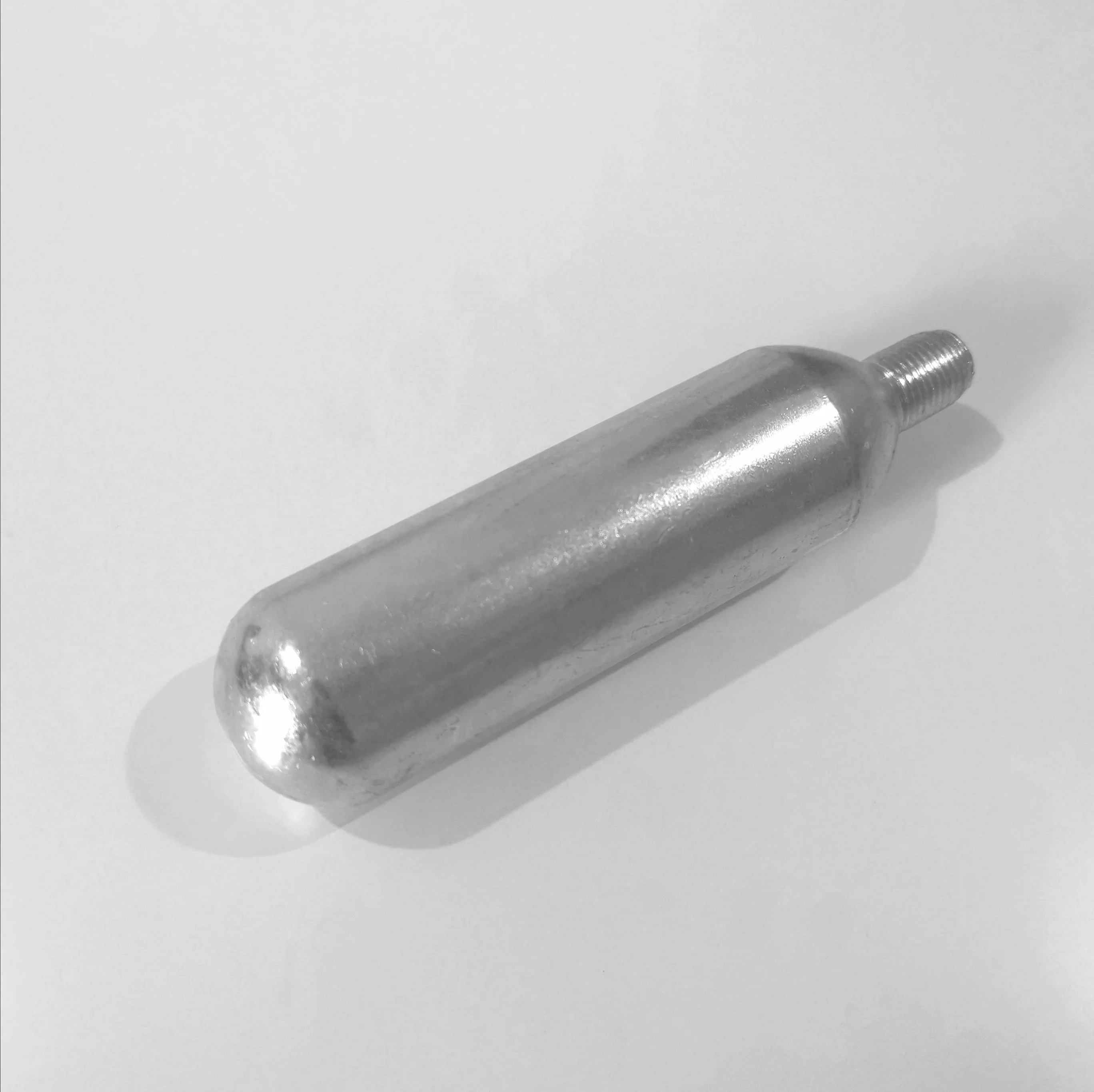Hot selling 50Cc/38G 1/2-20UNF or 5/8-18UNF Threaded CO2 Gas Cylinder With Customization For Air Pistol/Life Jacket
