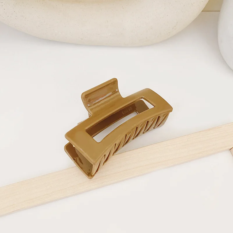 Fashion Large Plastic Matte Hair Claw Hairpins Gripping Hair Clip Acrylic Hair Accessories Claw Clip For Women Girls