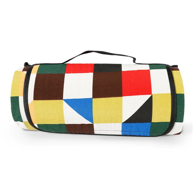 
Hot 3-5 person camping beach large size foldable waterproof picnic rug 