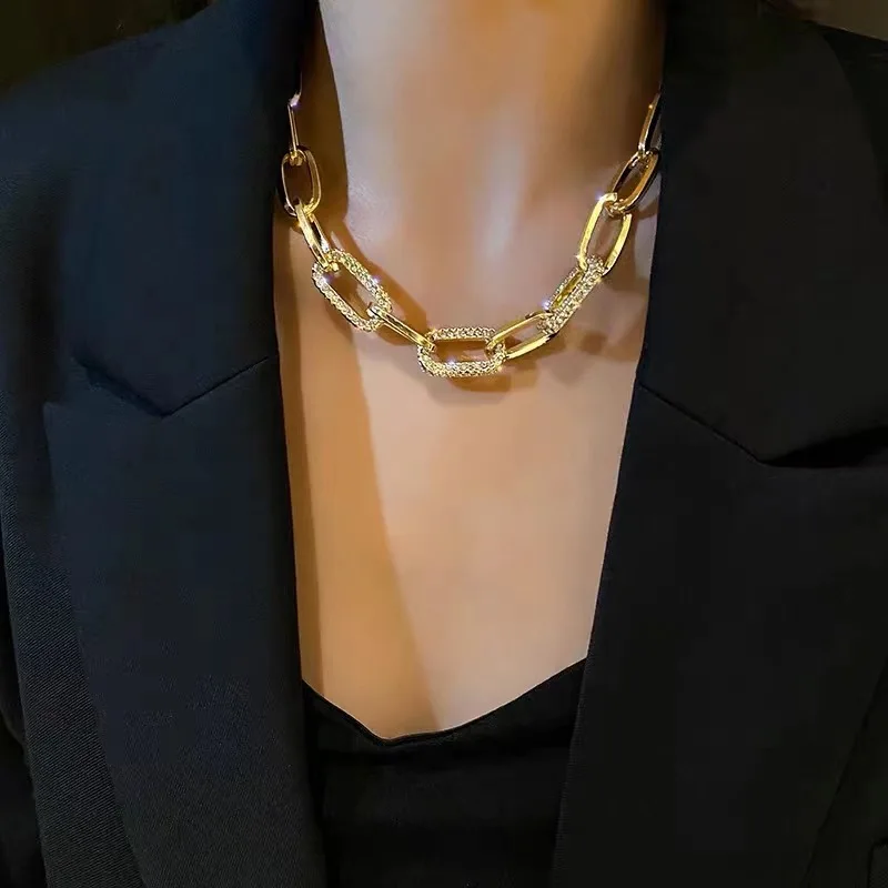 Exaggerated large thick chain metal decorative necklace short collarbone chain Flash diamond stitching sweater chain