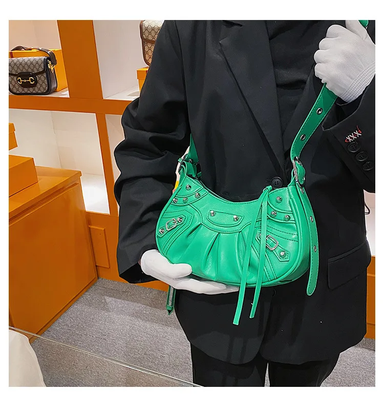 Underarm bag female fold moon tooth son female one shoulder bag female European and American retro rivet locomotive bag