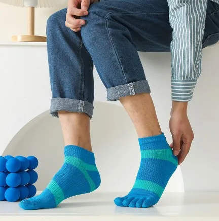 New Fashion Breathable Colorful Stripes Cotton Customized Men Five Toe Ankle Socks Sports Wholesale