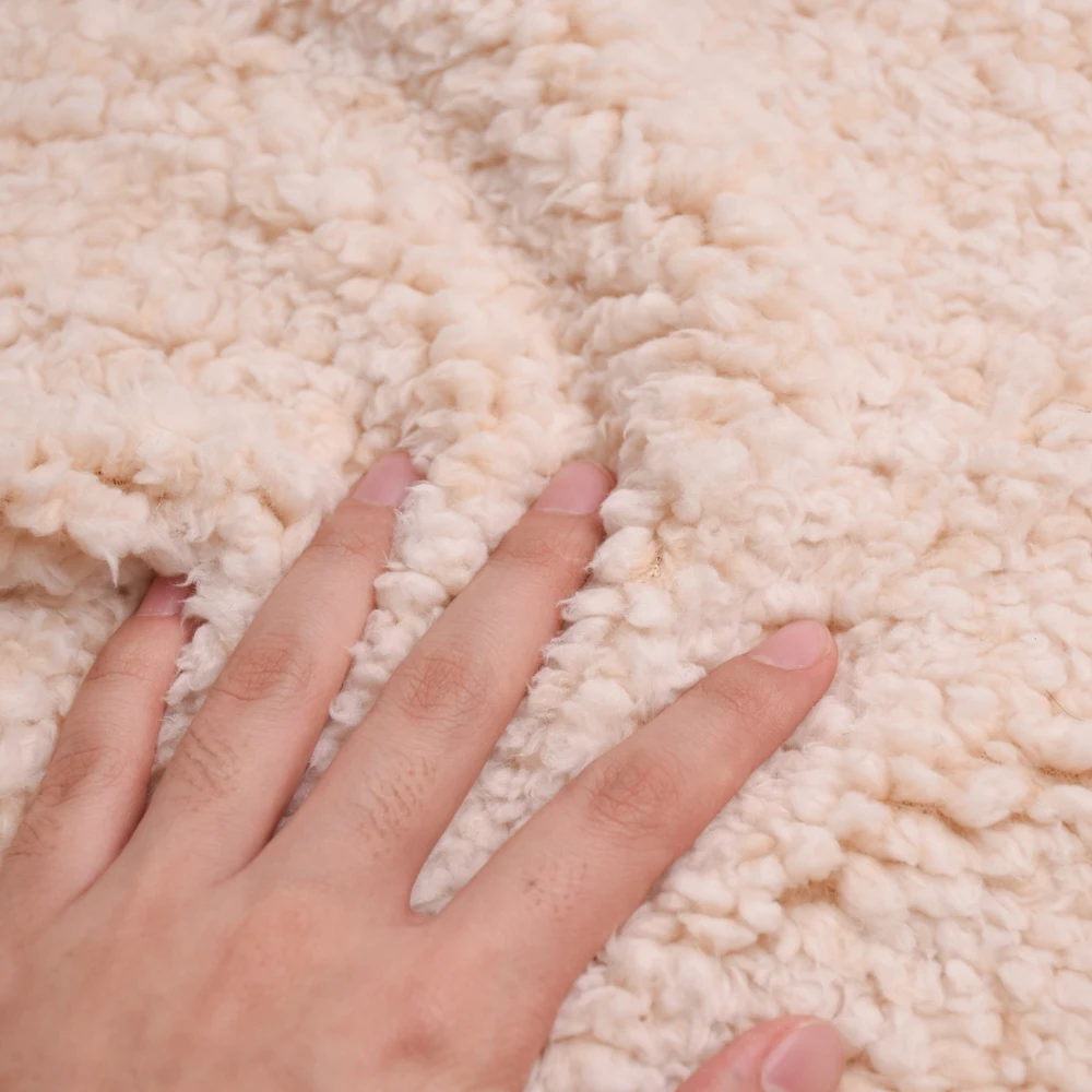 Wholesale 100% polyester soft Plush fabric faux fur Fabric Home textile faux fur sherpa fleece fabric for garment