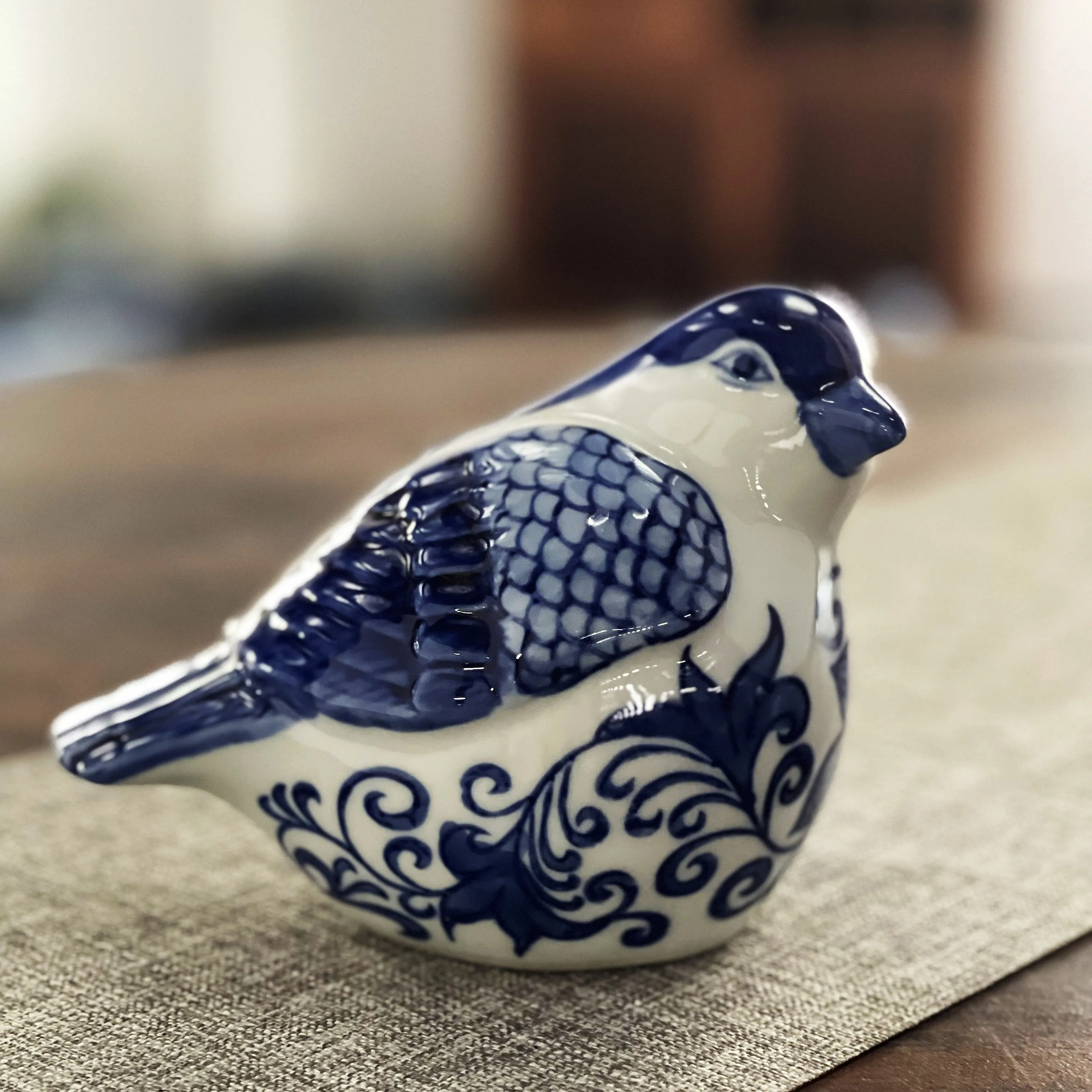 Artistic Home Cute Blue White Ceramic Birds Pigeon Sculptures Statues Bohemian Style Decorative Ceramic Art Animals High Grade