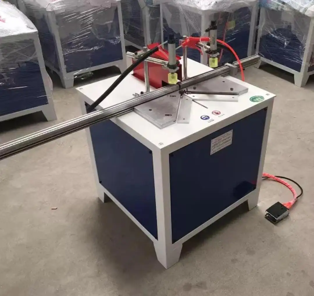 Aluminum strip cutting machine