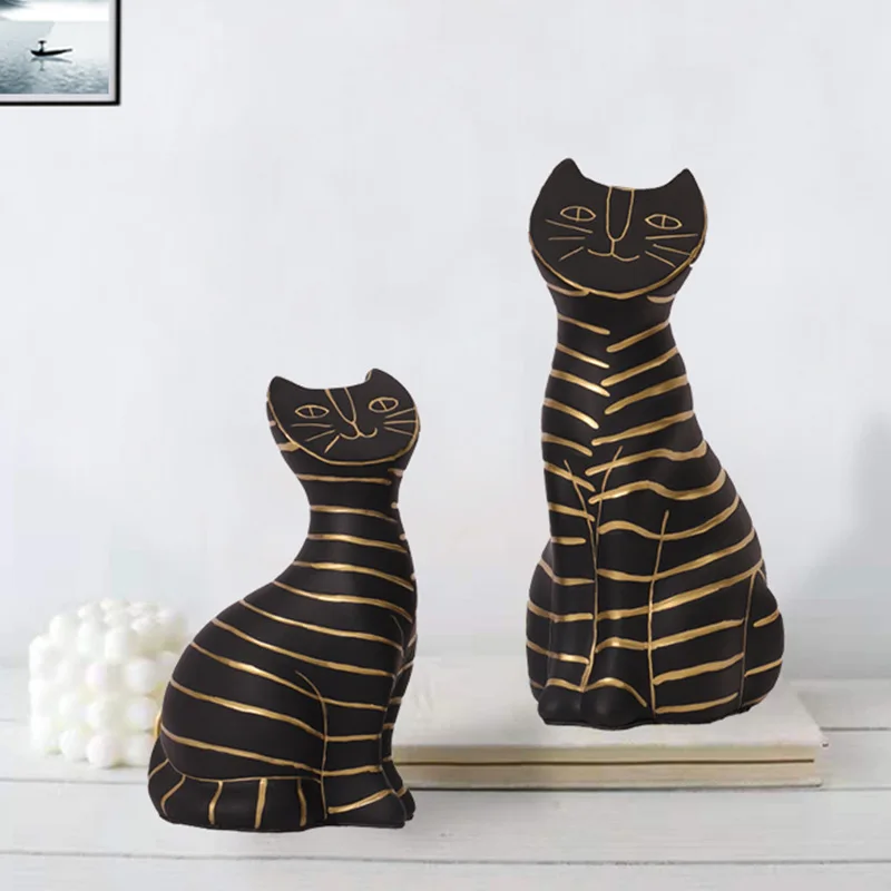 Light Luxury Resin Crafts Ornaments with Cute Cats Artificial Style for Home Decoration