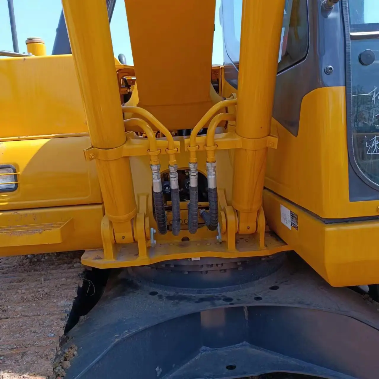 Подержанная экскаваторная машина Komatsu PC160 б/у экскаватор 16 тонн для продажи ПК 160 160-7 PC160-7