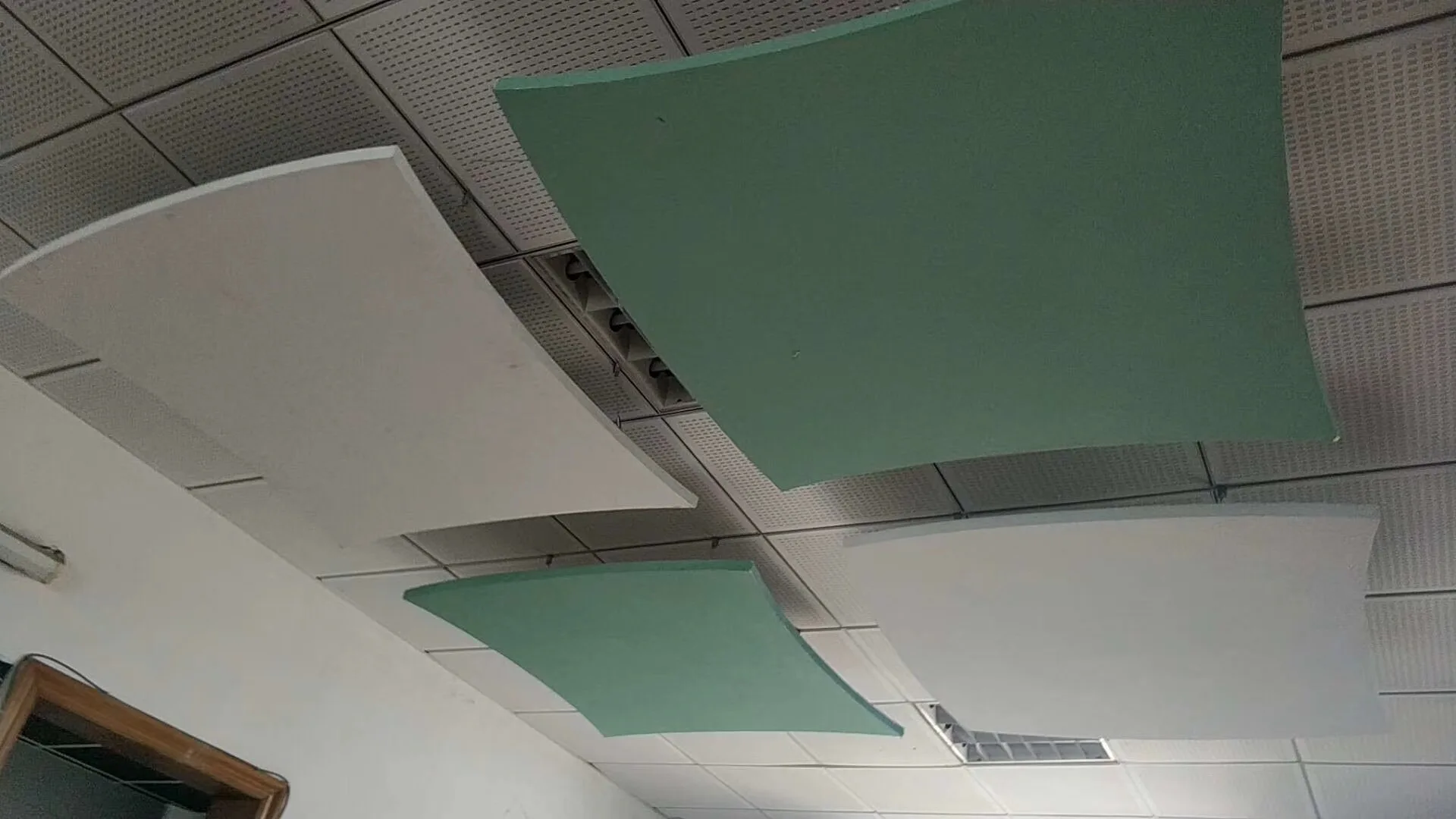 Water resistant  suspended fiber glass ceiling board soundproof glass wool ceiling tile