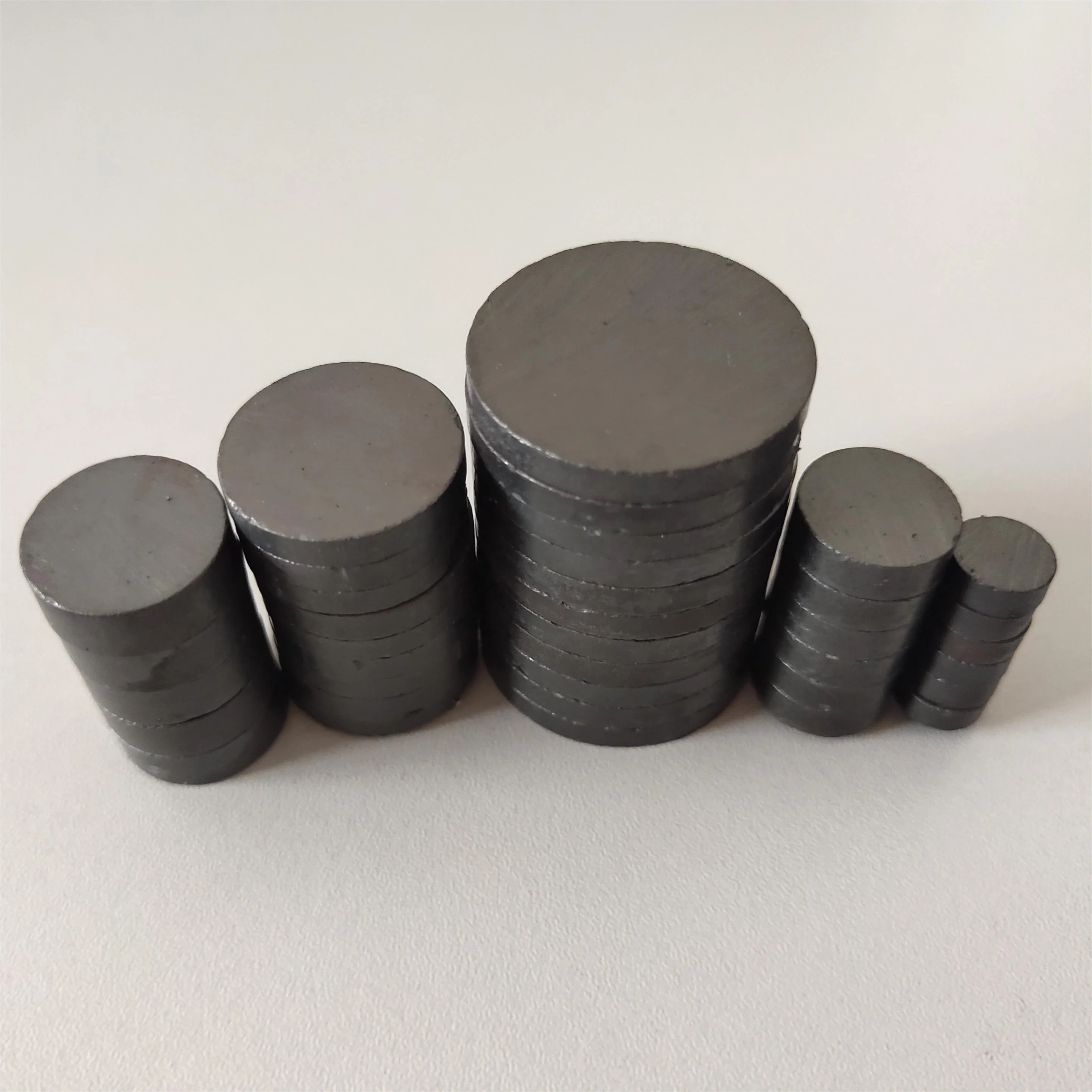 Round Anisotropic Ferrite Magnet Manufacturer Custom Special Strong Magnets Super Small Ferrite Magnetic Round magnets