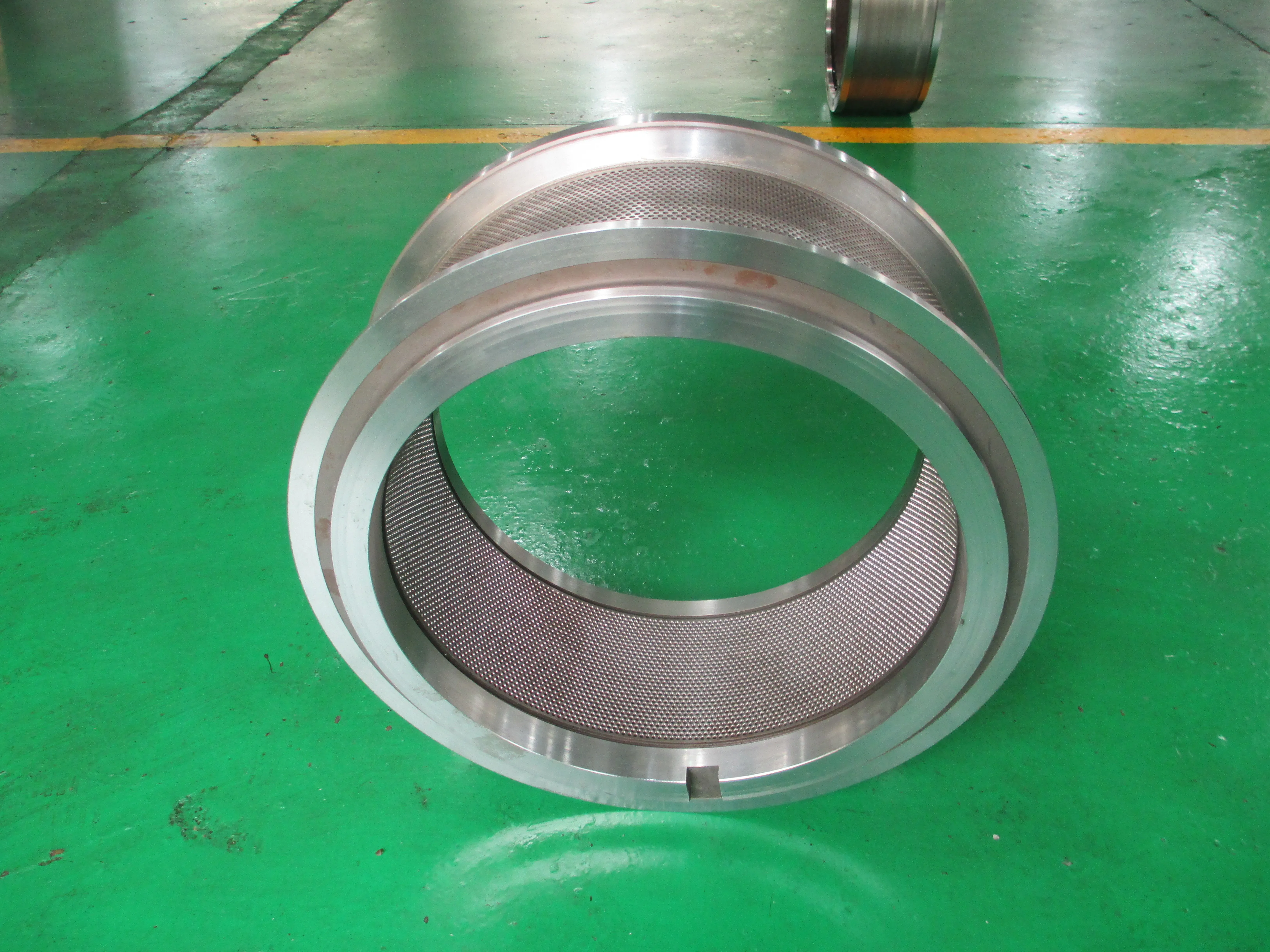 Economic high quality pelletizing mill die factory directly sales wood pellet machine parts roller