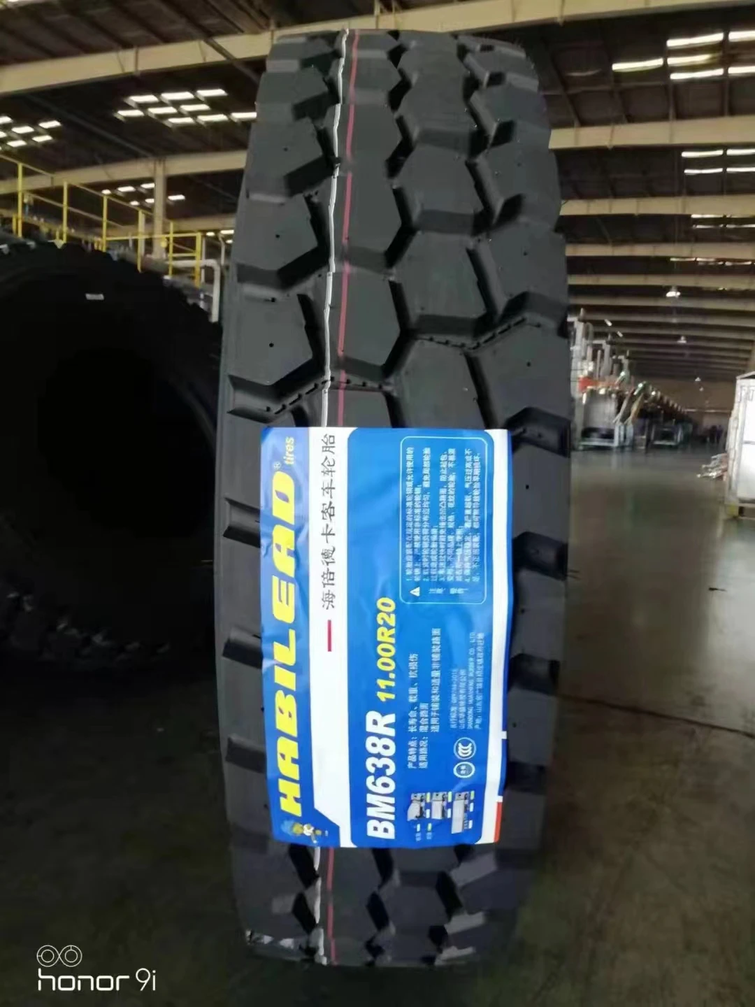 Chinese truck tires light and heavy truck tyre 9.00R20 Radial  Tube Tire