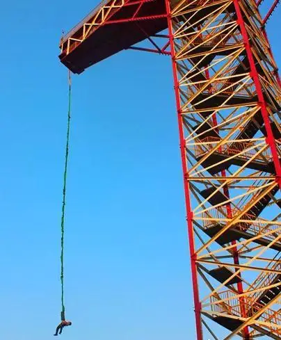 Скалы мосты высокие