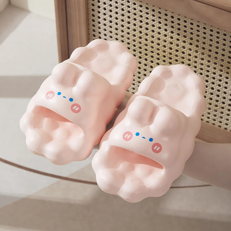 Wholesale Latest Women Soft Slippers Thick Platform Bathroom Home Men Indoor Non-slip Anti-slip Girls Cloud Cushion Slides