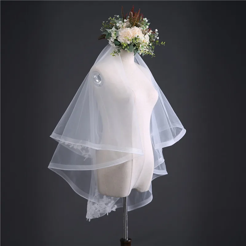 Simple Double Layers Tulle Flower Short Wedding Veils with Comb Korean Beige Shoulder Length Bridal Veils for Women