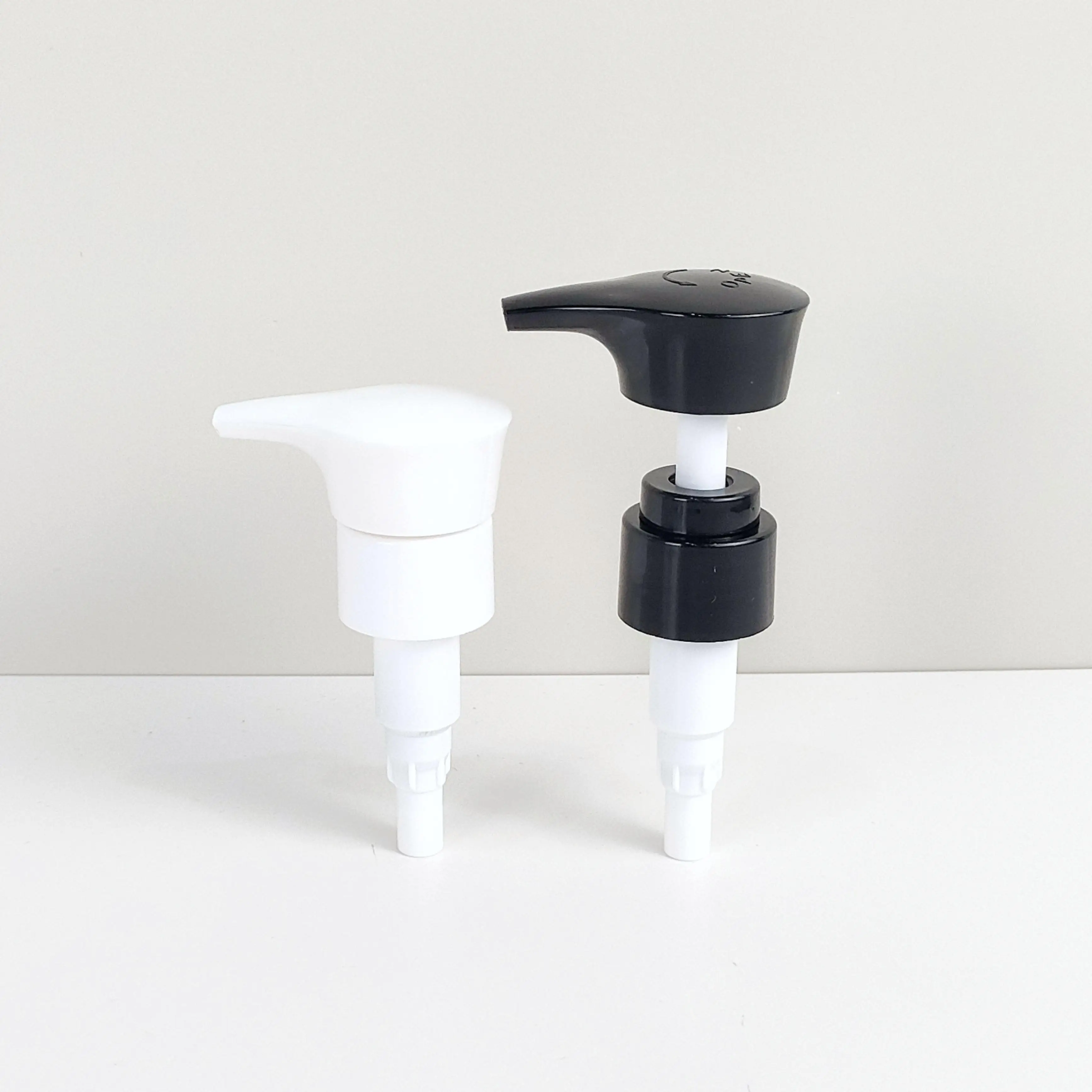 Black 500ml Plastic Pump Conditioner Dispensers for Body Wash Refillable Amber Shampoo Shower Soap Bottle with Sprayer Water Use