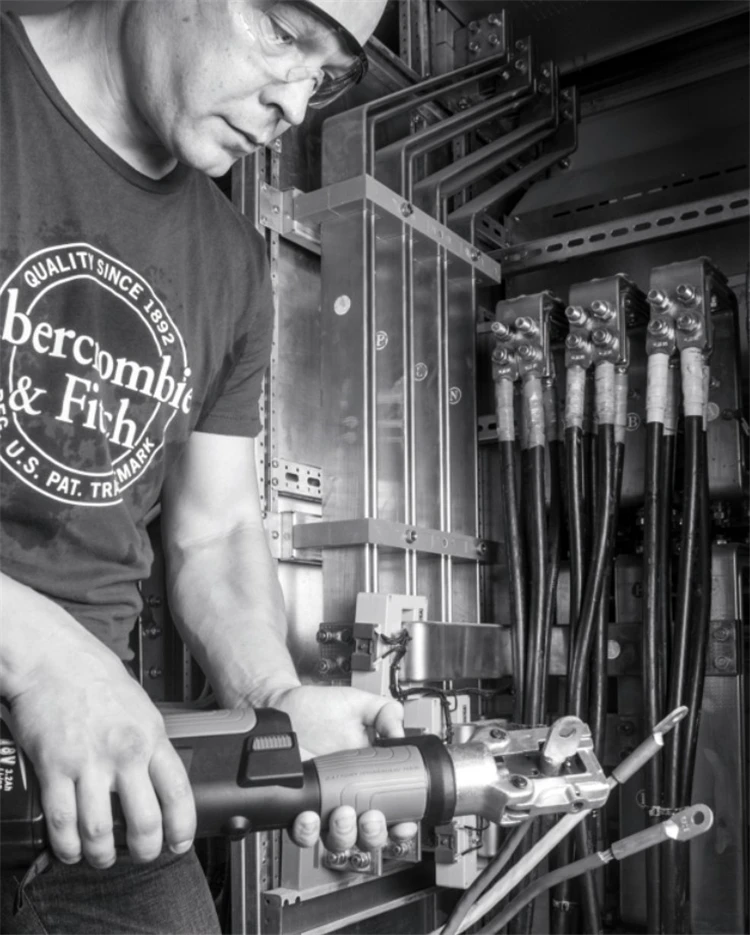 ZUPPER PZ-240 Cordless Battery Hydraulic Copper Cable Lug Crimping Tool