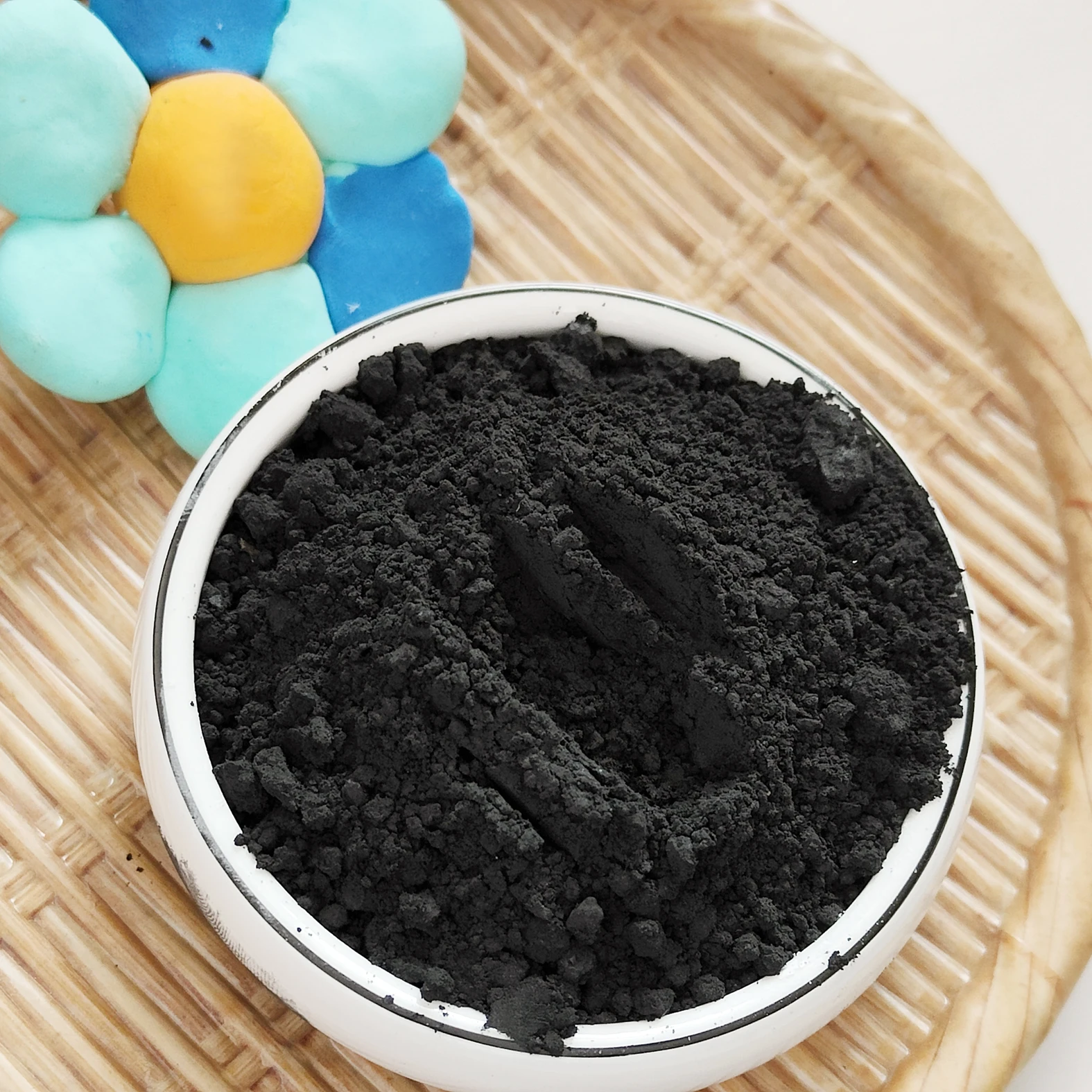 Expanded graphite for fire retardant materials Fine graphite powder for refractories