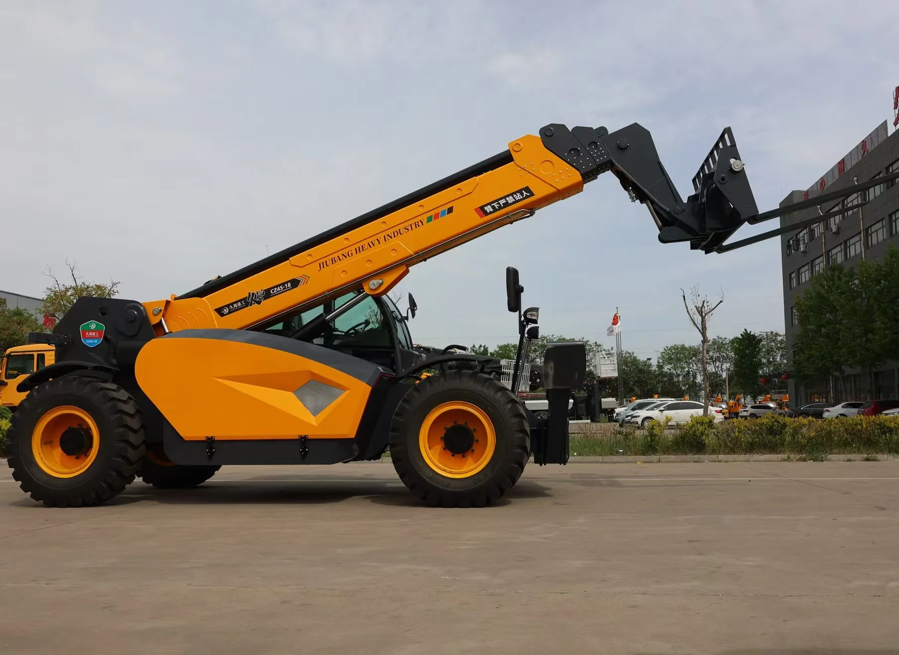 Multi functional telescopic arm forklift