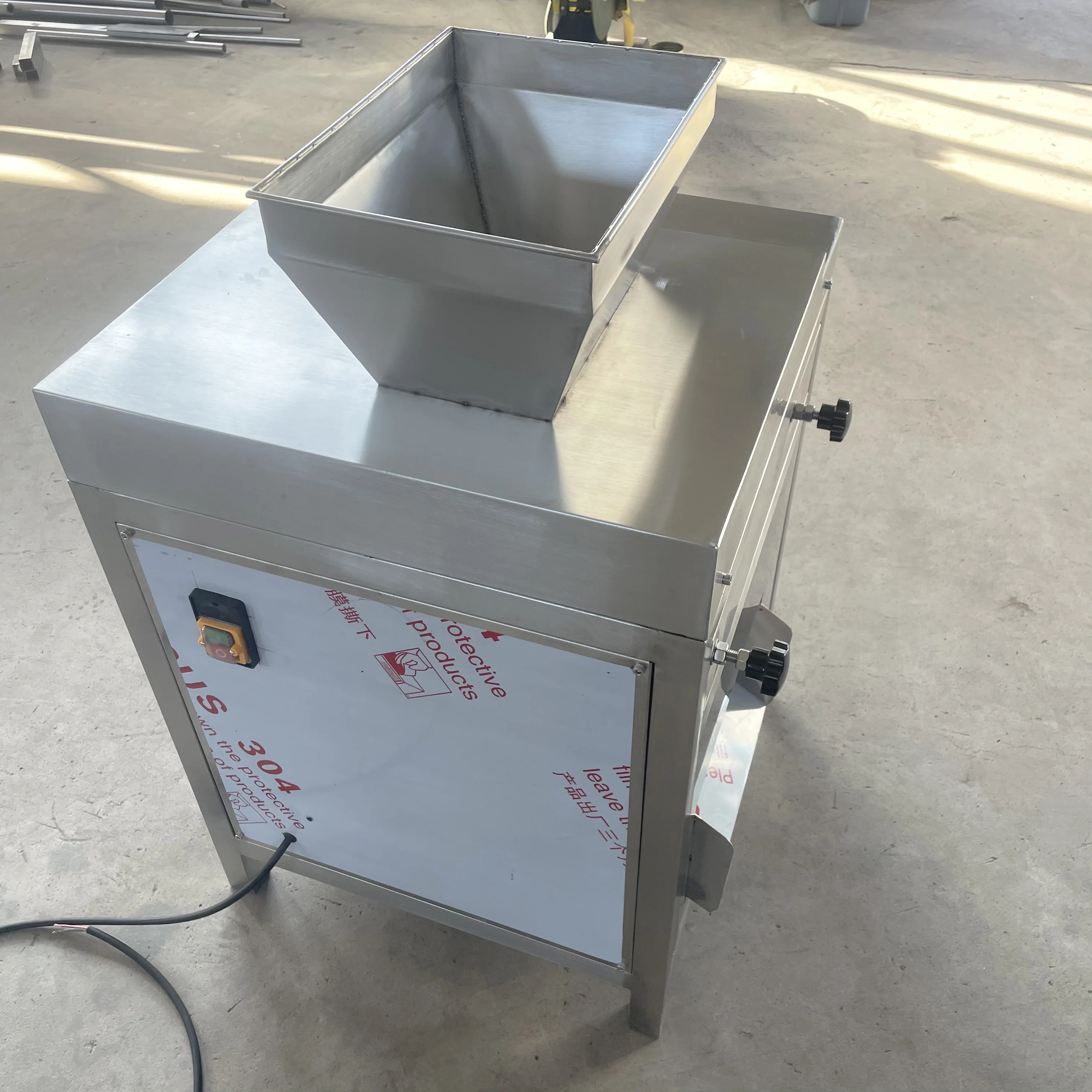 Industrial Cooked Beef Meat Shredder Dry Meat Floss Shredder Machine