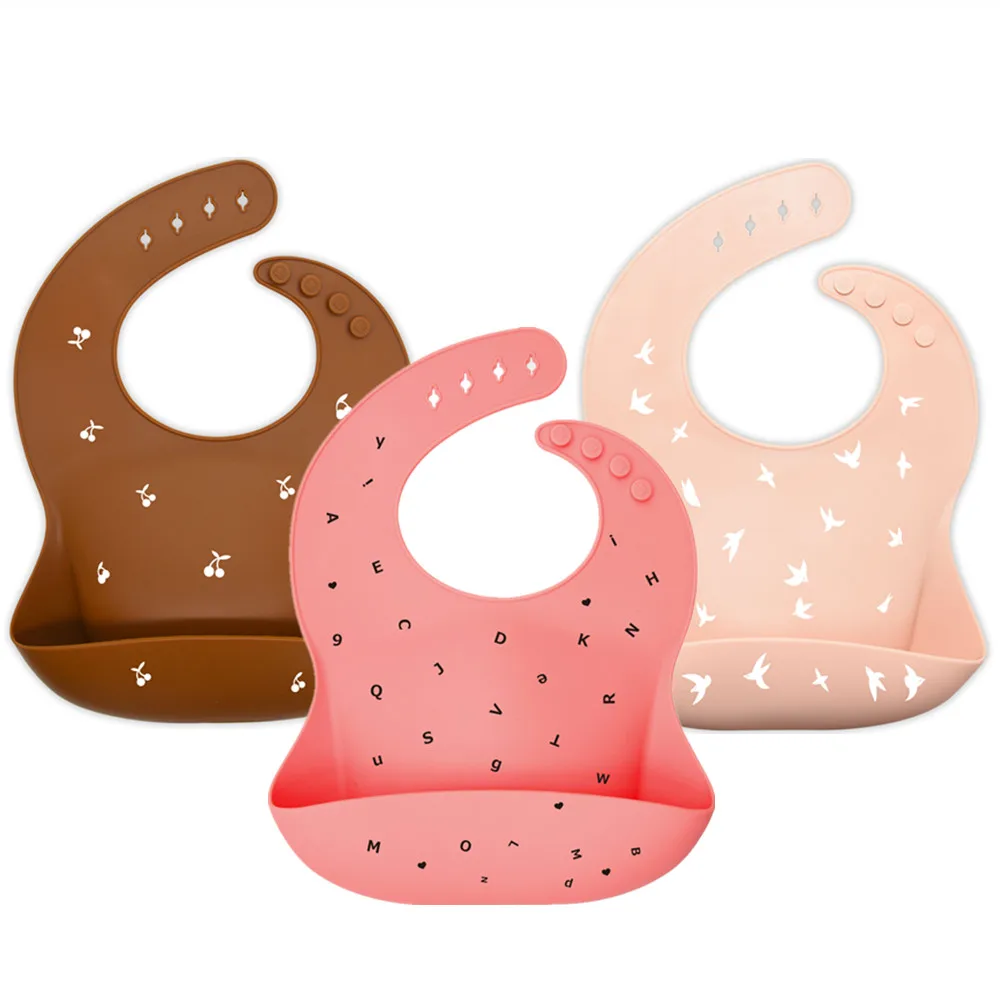 Wholesale Customized Pattern Comfortable Soft Adjustable Fit Easily Wipe Clean Waterproof BPA Free Baby Print Silicone Bibs
