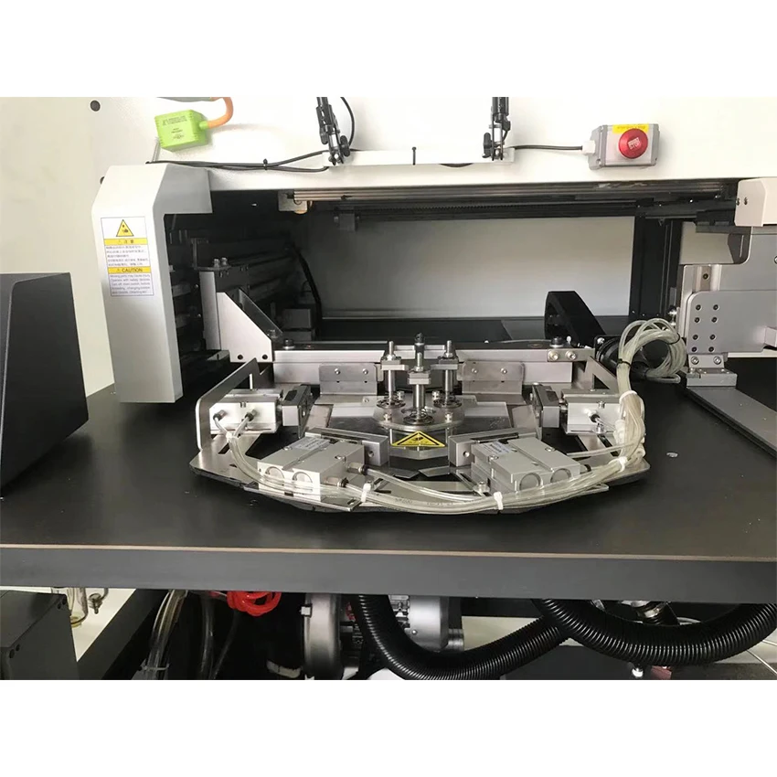 
A sewing machine that can fold jeans pocket automatically without ironing 