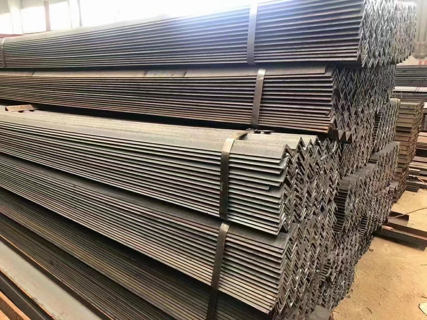 Q235 2x2 high quality manufacturers price per kg iron kenya saudi angle steel bar 19x19mm 25*25*6m