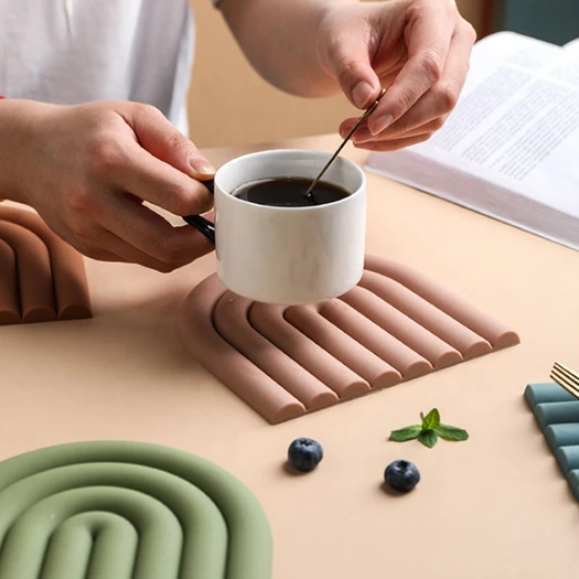 Custom Logo Wholesale Non Slip Removable esteras silicona Rainbow Cup Coaster Pot Holder Kitchen Accessories Silicone Coasters